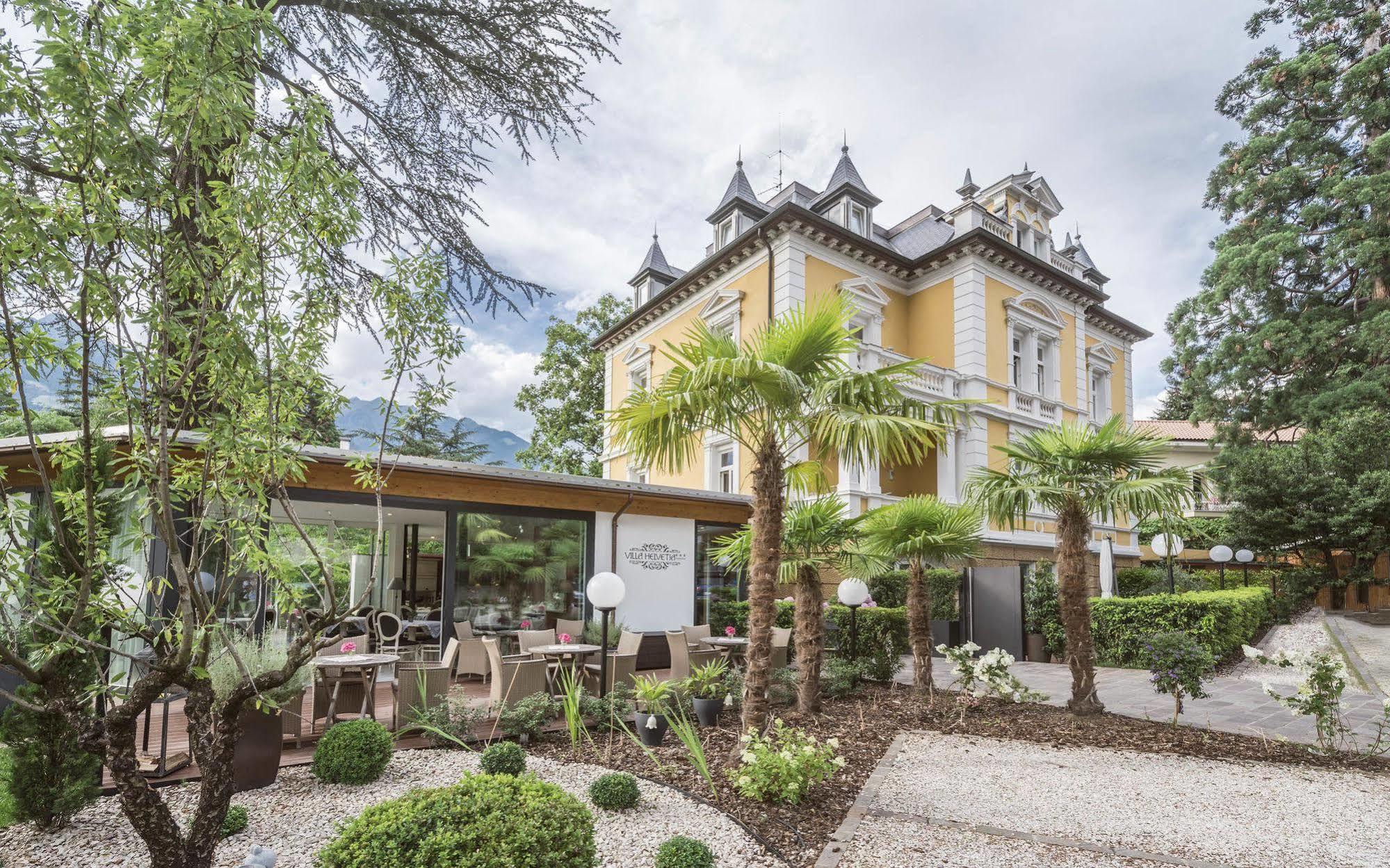Helvetia 4*